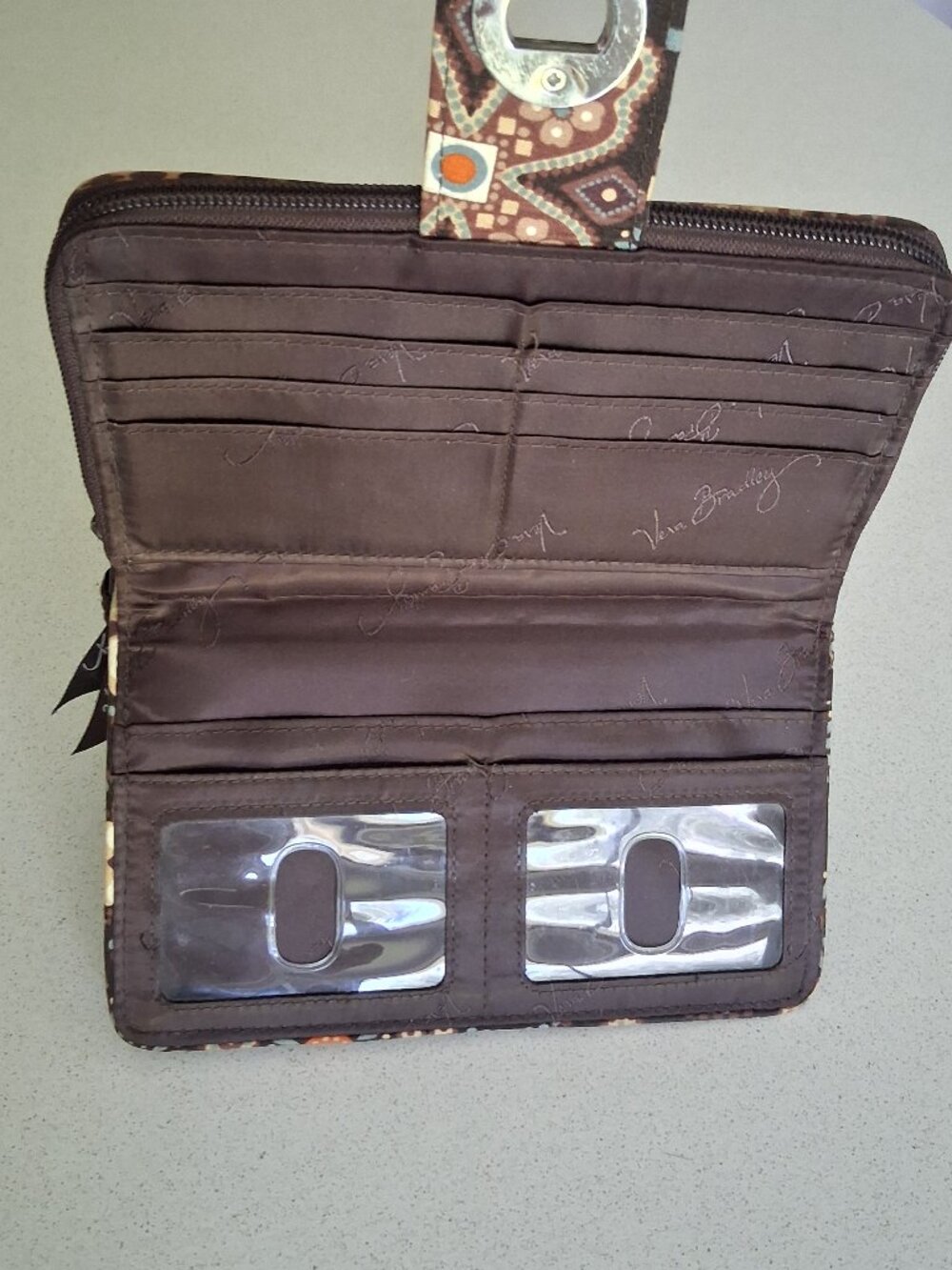 Vera Bradley Turn-lock & Zip-Around Wallet in Canyon "Retired" Pattern - Picture 6 of 13
